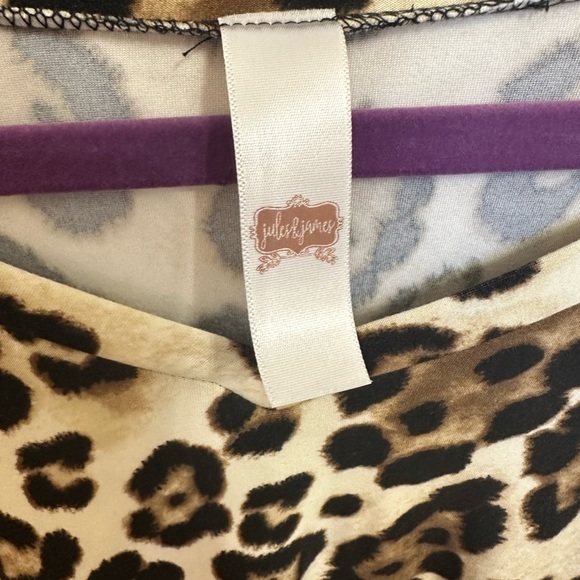 Jules and James cheetah 3/4 length shirt - Picture 3 of 4